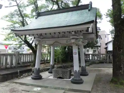 堤治神社の手水舎