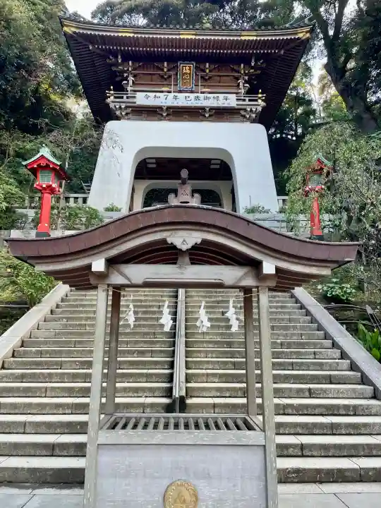 江島神社の山門・神門