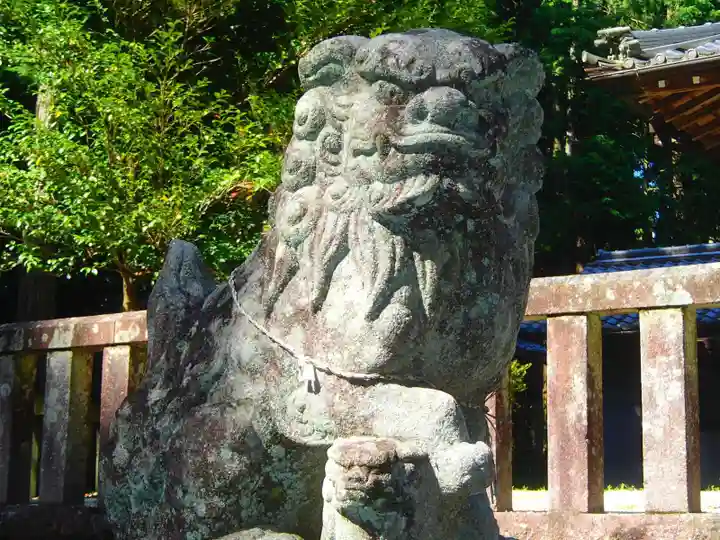佐々良木武並神社の狛犬