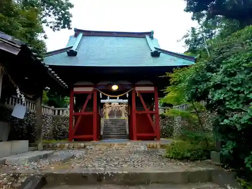 賀久留神社の山門・神門