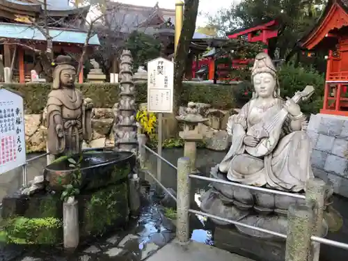 田村神社の像