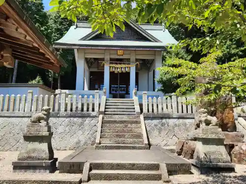 春川神社の本殿・本堂