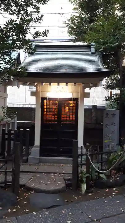 榊神社の末社・摂社