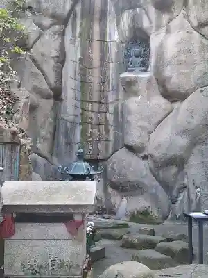 成田山大阪別院　明王院の{uncategorized: "未分類", other: "その他", undefined: "問題あり", building: "その他建物", grave: "お墓", sacred_gate: "鳥居", guardian: "狛犬", statue: "像", buddha: "仏像", history: "歴史", nature: "自然", garden: "庭園", animal: "動物", pagoda: "塔", temizu: "手水舎", mountain_gate: "山門・神門", sanctuary: "本殿・本堂", subordinate: "末社・摂社", art: "芸術", scenery: "景色", jizo: "地蔵", ema: "絵馬", goshuin: "御朱印", omikuji: "おみくじ", items: "授与品その他", amulet: "お守り", goshuincho: "御朱印帳", eats: "食事", festival: "お祭り", votive_dance: "神楽", shichigosan: "七五三参", wedding: "結婚式", experience: "体験その他", initially: "初詣", around: "周辺", anti_infection: "感染症対策"}