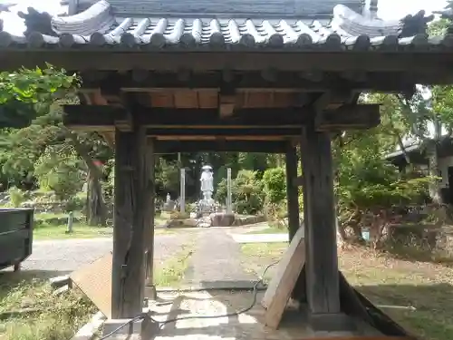 普門院の山門・神門