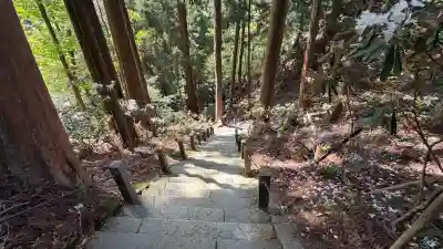 室生寺奥の院の{uncategorized: "未分類", other: "その他", undefined: "問題あり", building: "その他建物", grave: "お墓", sacred_gate: "鳥居", guardian: "狛犬", statue: "像", buddha: "仏像", history: "歴史", nature: "自然", garden: "庭園", animal: "動物", pagoda: "塔", temizu: "手水舎", mountain_gate: "山門・神門", sanctuary: "本殿・本堂", subordinate: "末社・摂社", art: "芸術", scenery: "景色", jizo: "地蔵", ema: "絵馬", goshuin: "御朱印", omikuji: "おみくじ", items: "授与品その他", amulet: "お守り", goshuincho: "御朱印帳", eats: "食事", festival: "お祭り", votive_dance: "神楽", shichigosan: "七五三参", wedding: "結婚式", experience: "体験その他", initially: "初詣", around: "周辺", anti_infection: "感染症対策"}
