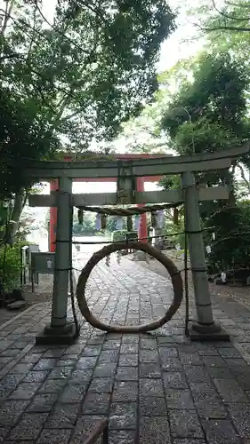 世田谷八幡宮の鳥居