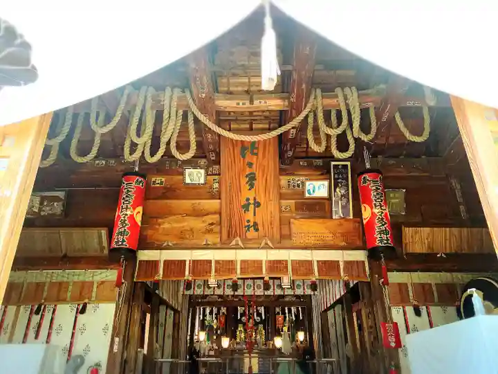 比々多神社の本殿・本堂
