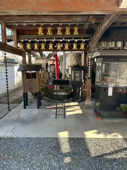 釋迦院(釈迦院)の{uncategorized: "未分類", other: "その他", undefined: "問題あり", building: "その他建物", grave: "お墓", sacred_gate: "鳥居", guardian: "狛犬", statue: "像", buddha: "仏像", history: "歴史", nature: "自然", garden: "庭園", animal: "動物", pagoda: "塔", temizu: "手水舎", mountain_gate: "山門・神門", sanctuary: "本殿・本堂", subordinate: "末社・摂社", art: "芸術", scenery: "景色", jizo: "地蔵", ema: "絵馬", goshuin: "御朱印", omikuji: "おみくじ", items: "授与品その他", amulet: "お守り", goshuincho: "御朱印帳", eats: "食事", festival: "お祭り", votive_dance: "神楽", shichigosan: "七五三参", wedding: "結婚式", experience: "体験その他", initially: "初詣", around: "周辺", anti_infection: "感染症対策"}