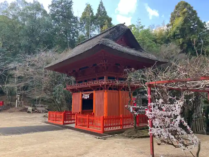 六殿神社の山門・神門