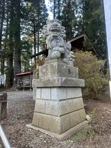 坪沼八幡神社の狛犬