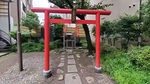 妻戀神社の末社・摂社