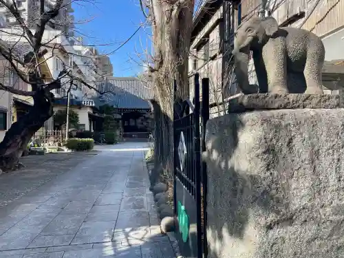 瑞泰寺の{uncategorized: "未分類", other: "その他", undefined: "問題あり", building: "その他建物", grave: "お墓", sacred_gate: "鳥居", guardian: "狛犬", statue: "像", buddha: "仏像", history: "歴史", nature: "自然", garden: "庭園", animal: "動物", pagoda: "塔", temizu: "手水舎", mountain_gate: "山門・神門", sanctuary: "本殿・本堂", subordinate: "末社・摂社", art: "芸術", scenery: "景色", jizo: "地蔵", ema: "絵馬", goshuin: "御朱印", omikuji: "おみくじ", items: "授与品その他", amulet: "お守り", goshuincho: "御朱印帳", eats: "食事", festival: "お祭り", votive_dance: "神楽", shichigosan: "七五三参", wedding: "結婚式", experience: "体験その他", initially: "初詣", around: "周辺", anti_infection: "感染症対策"}