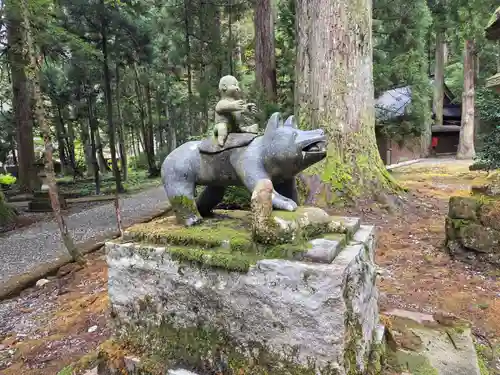 雄山神社中宮祈願殿(富山県)