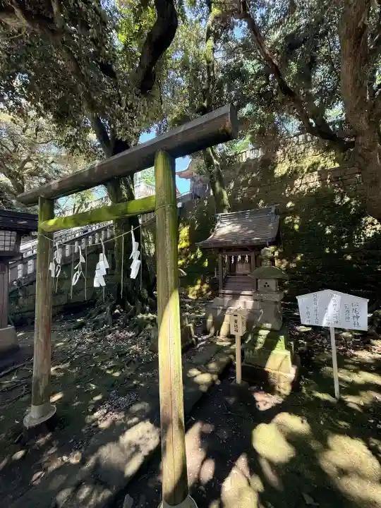 宇都宮二荒山神社の{uncategorized: "未分類", other: "その他", undefined: "問題あり", building: "その他建物", grave: "お墓", sacred_gate: "鳥居", guardian: "狛犬", statue: "像", buddha: "仏像", history: "歴史", nature: "自然", garden: "庭園", animal: "動物", pagoda: "塔", temizu: "手水舎", mountain_gate: "山門・神門", sanctuary: "本殿・本堂", subordinate: "末社・摂社", art: "芸術", scenery: "景色", jizo: "地蔵", ema: "絵馬", goshuin: "御朱印", omikuji: "おみくじ", items: "授与品その他", amulet: "お守り", goshuincho: "御朱印帳", eats: "食事", festival: "お祭り", votive_dance: "神楽", shichigosan: "七五三参", wedding: "結婚式", experience: "体験その他", initially: "初詣", around: "周辺", anti_infection: "感染症対策"}
