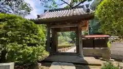 光触寺の山門