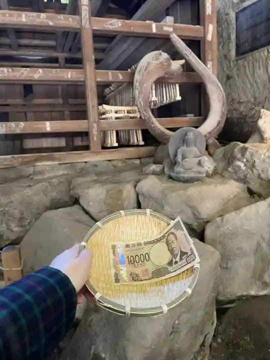 銭洗弁財天宇賀福神社(神奈川県)