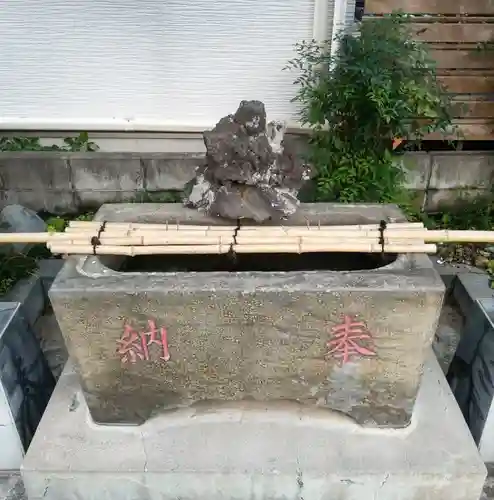 原稲荷神社の手水舎