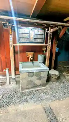 箭弓稲荷神社の手水舎