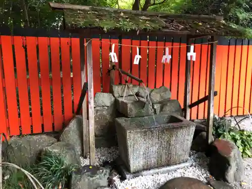 河合神社（鴨川合坐小社宅神社）の手水舎