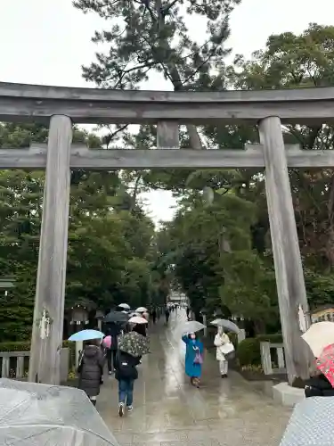 寒川神社の{uncategorized: "未分類", other: "その他", undefined: "問題あり", building: "その他建物", grave: "お墓", sacred_gate: "鳥居", guardian: "狛犬", statue: "像", buddha: "仏像", history: "歴史", nature: "自然", garden: "庭園", animal: "動物", pagoda: "塔", temizu: "手水舎", mountain_gate: "山門・神門", sanctuary: "本殿・本堂", subordinate: "末社・摂社", art: "芸術", scenery: "景色", jizo: "地蔵", ema: "絵馬", goshuin: "御朱印", omikuji: "おみくじ", items: "授与品その他", amulet: "お守り", goshuincho: "御朱印帳", eats: "食事", festival: "お祭り", votive_dance: "神楽", shichigosan: "七五三参", wedding: "結婚式", experience: "体験その他", initially: "初詣", around: "周辺", anti_infection: "感染症対策"}
