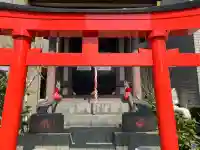 伏見三寳稲荷神社の{uncategorized: "未分類", other: "その他", undefined: "問題あり", building: "その他建物", grave: "お墓", sacred_gate: "鳥居", guardian: "狛犬", statue: "像", buddha: "仏像", history: "歴史", nature: "自然", garden: "庭園", animal: "動物", pagoda: "塔", temizu: "手水舎", mountain_gate: "山門・神門", sanctuary: "本殿・本堂", subordinate: "末社・摂社", art: "芸術", scenery: "景色", jizo: "地蔵", ema: "絵馬", goshuin: "御朱印", omikuji: "おみくじ", items: "授与品その他", amulet: "お守り", goshuincho: "御朱印帳", eats: "食事", festival: "お祭り", votive_dance: "神楽", shichigosan: "七五三参", wedding: "結婚式", experience: "体験その他", initially: "初詣", around: "周辺", anti_infection: "感染症対策"}