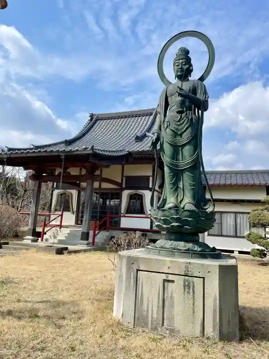 鳳台院の{uncategorized: "未分類", other: "その他", undefined: "問題あり", building: "その他建物", grave: "お墓", sacred_gate: "鳥居", guardian: "狛犬", statue: "像", buddha: "仏像", history: "歴史", nature: "自然", garden: "庭園", animal: "動物", pagoda: "塔", temizu: "手水舎", mountain_gate: "山門・神門", sanctuary: "本殿・本堂", subordinate: "末社・摂社", art: "芸術", scenery: "景色", jizo: "地蔵", ema: "絵馬", goshuin: "御朱印", omikuji: "おみくじ", items: "授与品その他", amulet: "お守り", goshuincho: "御朱印帳", eats: "食事", festival: "お祭り", votive_dance: "神楽", shichigosan: "七五三参", wedding: "結婚式", experience: "体験その他", initially: "初詣", around: "周辺", anti_infection: "感染症対策"}