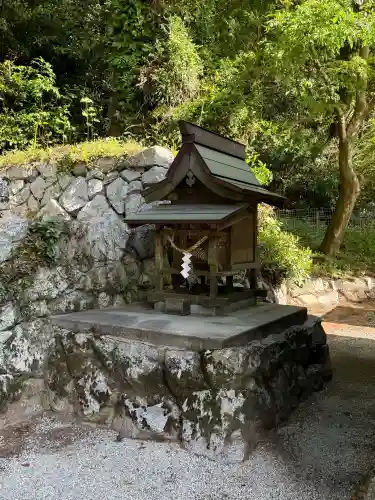 高天彦神社の{uncategorized: "未分類", other: "その他", undefined: "問題あり", building: "その他建物", grave: "お墓", sacred_gate: "鳥居", guardian: "狛犬", statue: "像", buddha: "仏像", history: "歴史", nature: "自然", garden: "庭園", animal: "動物", pagoda: "塔", temizu: "手水舎", mountain_gate: "山門・神門", sanctuary: "本殿・本堂", subordinate: "末社・摂社", art: "芸術", scenery: "景色", jizo: "地蔵", ema: "絵馬", goshuin: "御朱印", omikuji: "おみくじ", items: "授与品その他", amulet: "お守り", goshuincho: "御朱印帳", eats: "食事", festival: "お祭り", votive_dance: "神楽", shichigosan: "七五三参", wedding: "結婚式", experience: "体験その他", initially: "初詣", around: "周辺", anti_infection: "感染症対策"}