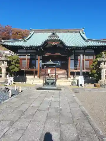 定年寺の本殿・本堂