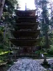 出羽神社(出羽三山神社)～三神合祭殿～の塔