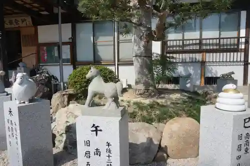 松江宗忠神社の狛犬