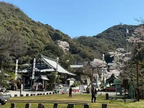 岐阜善光寺の{uncategorized: "未分類", other: "その他", undefined: "問題あり", building: "その他建物", grave: "お墓", sacred_gate: "鳥居", guardian: "狛犬", statue: "像", buddha: "仏像", history: "歴史", nature: "自然", garden: "庭園", animal: "動物", pagoda: "塔", temizu: "手水舎", mountain_gate: "山門・神門", sanctuary: "本殿・本堂", subordinate: "末社・摂社", art: "芸術", scenery: "景色", jizo: "地蔵", ema: "絵馬", goshuin: "御朱印", omikuji: "おみくじ", items: "授与品その他", amulet: "お守り", goshuincho: "御朱印帳", eats: "食事", festival: "お祭り", votive_dance: "神楽", shichigosan: "七五三参", wedding: "結婚式", experience: "体験その他", initially: "初詣", around: "周辺", anti_infection: "感染症対策"}