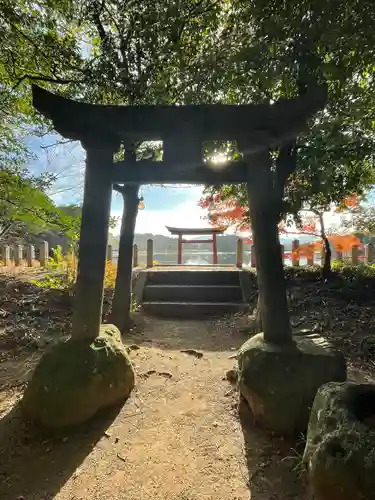 薦神社の鳥居