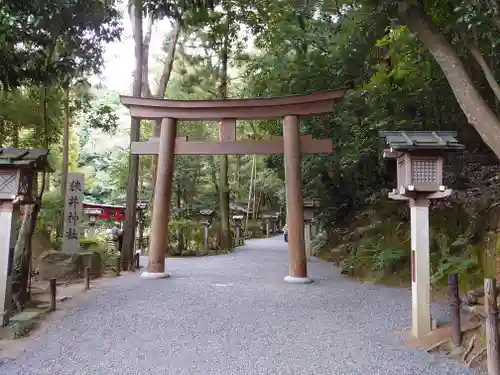 狭井坐大神荒魂神社(狭井神社)の鳥居