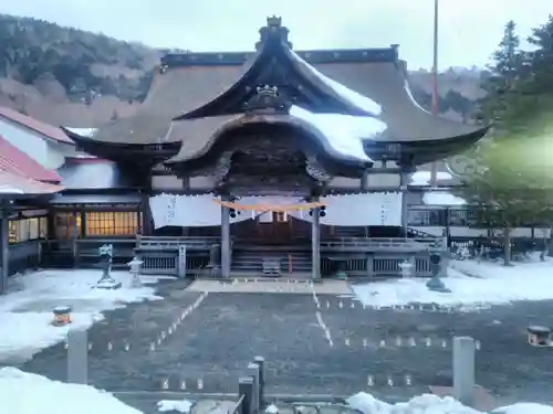 七面山敬慎院の本殿・本堂