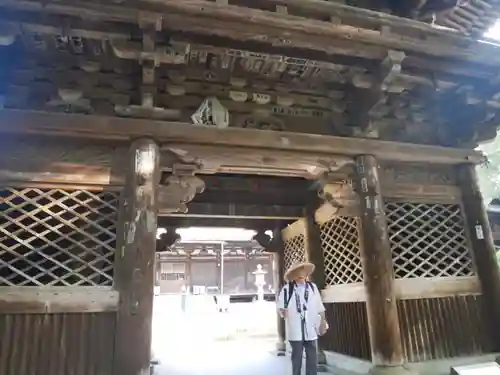 太山寺の山門