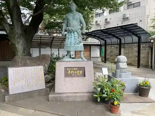 玉林寺の像