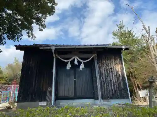 周防國総社宮 佐波神社の{uncategorized: "未分類", other: "その他", undefined: "問題あり", building: "その他建物", grave: "お墓", sacred_gate: "鳥居", guardian: "狛犬", statue: "像", buddha: "仏像", history: "歴史", nature: "自然", garden: "庭園", animal: "動物", pagoda: "塔", temizu: "手水舎", mountain_gate: "山門・神門", sanctuary: "本殿・本堂", subordinate: "末社・摂社", art: "芸術", scenery: "景色", jizo: "地蔵", ema: "絵馬", goshuin: "御朱印", omikuji: "おみくじ", items: "授与品その他", amulet: "お守り", goshuincho: "御朱印帳", eats: "食事", festival: "お祭り", votive_dance: "神楽", shichigosan: "七五三参", wedding: "結婚式", experience: "体験その他", initially: "初詣", around: "周辺", anti_infection: "感染症対策"}