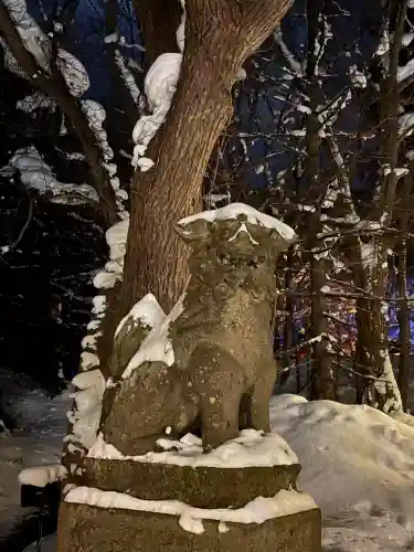 定山渓神社の{uncategorized: "未分類", other: "その他", undefined: "問題あり", building: "その他建物", grave: "お墓", sacred_gate: "鳥居", guardian: "狛犬", statue: "像", buddha: "仏像", history: "歴史", nature: "自然", garden: "庭園", animal: "動物", pagoda: "塔", temizu: "手水舎", mountain_gate: "山門・神門", sanctuary: "本殿・本堂", subordinate: "末社・摂社", art: "芸術", scenery: "景色", jizo: "地蔵", ema: "絵馬", goshuin: "御朱印", omikuji: "おみくじ", items: "授与品その他", amulet: "お守り", goshuincho: "御朱印帳", eats: "食事", festival: "お祭り", votive_dance: "神楽", shichigosan: "七五三参", wedding: "結婚式", experience: "体験その他", initially: "初詣", around: "周辺", anti_infection: "感染症対策"}