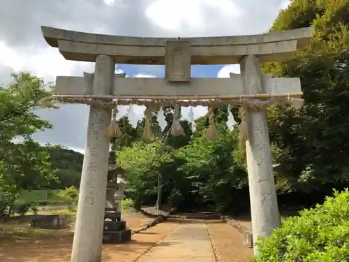 興神社の鳥居