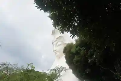 大船観音寺の像