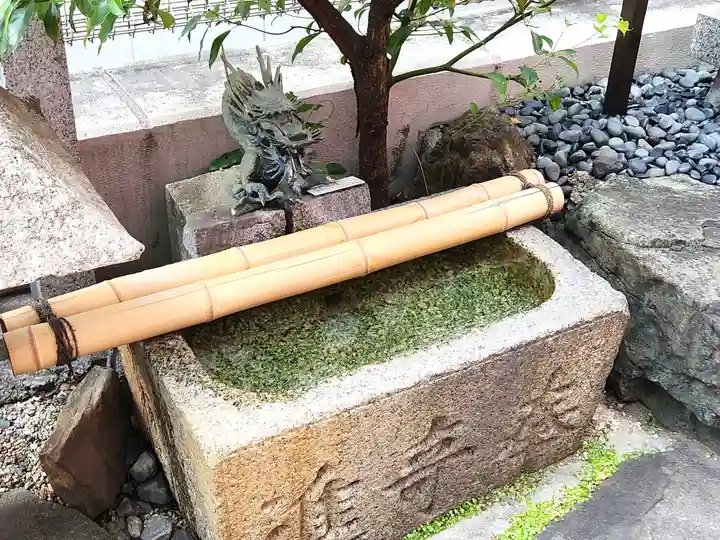 白山神社の手水舎