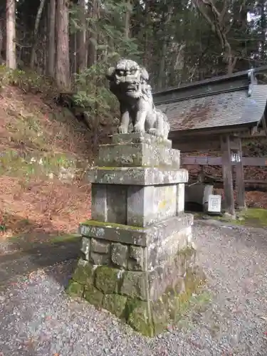 戸隠神社宝光社の狛犬