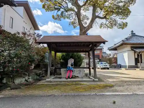 興正寺の手水舎