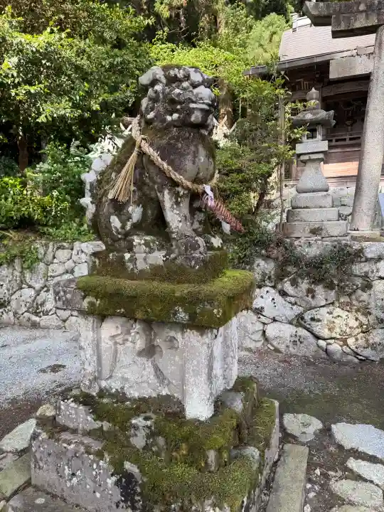 高天彦神社の{uncategorized: "未分類", other: "その他", undefined: "問題あり", building: "その他建物", grave: "お墓", sacred_gate: "鳥居", guardian: "狛犬", statue: "像", buddha: "仏像", history: "歴史", nature: "自然", garden: "庭園", animal: "動物", pagoda: "塔", temizu: "手水舎", mountain_gate: "山門・神門", sanctuary: "本殿・本堂", subordinate: "末社・摂社", art: "芸術", scenery: "景色", jizo: "地蔵", ema: "絵馬", goshuin: "御朱印", omikuji: "おみくじ", items: "授与品その他", amulet: "お守り", goshuincho: "御朱印帳", eats: "食事", festival: "お祭り", votive_dance: "神楽", shichigosan: "七五三参", wedding: "結婚式", experience: "体験その他", initially: "初詣", around: "周辺", anti_infection: "感染症対策"}