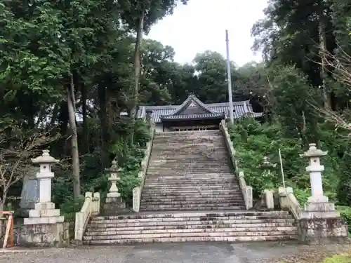 川田八幡神社の建物その他