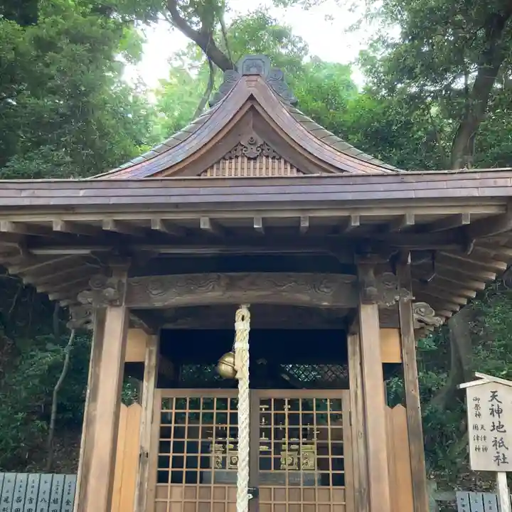 枚岡神社の末社・摂社