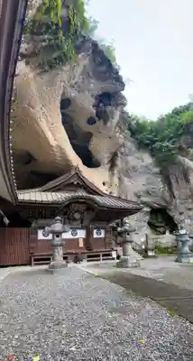 大谷寺の本殿・本堂