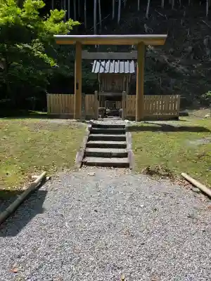 北畠神社の{uncategorized: "未分類", other: "その他", undefined: "問題あり", building: "その他建物", grave: "お墓", sacred_gate: "鳥居", guardian: "狛犬", statue: "像", buddha: "仏像", history: "歴史", nature: "自然", garden: "庭園", animal: "動物", pagoda: "塔", temizu: "手水舎", mountain_gate: "山門・神門", sanctuary: "本殿・本堂", subordinate: "末社・摂社", art: "芸術", scenery: "景色", jizo: "地蔵", ema: "絵馬", goshuin: "御朱印", omikuji: "おみくじ", items: "授与品その他", amulet: "お守り", goshuincho: "御朱印帳", eats: "食事", festival: "お祭り", votive_dance: "神楽", shichigosan: "七五三参", wedding: "結婚式", experience: "体験その他", initially: "初詣", around: "周辺", anti_infection: "感染症対策"}