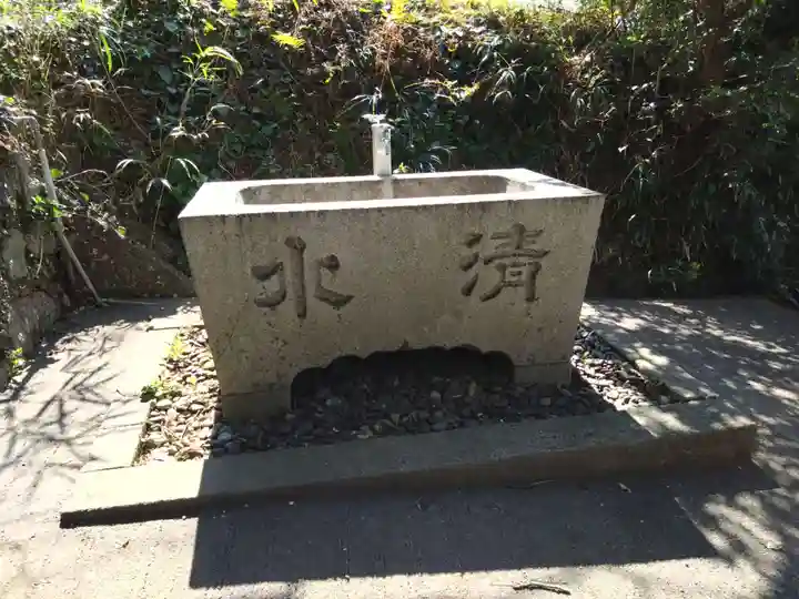 三所社の手水舎